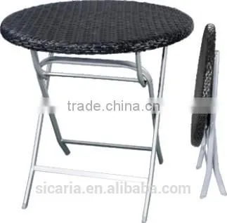 Outdoor rattan folding table