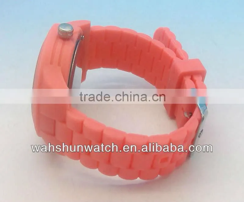 2013 hottest custom cheap promotional gift silicone watch manufacturer