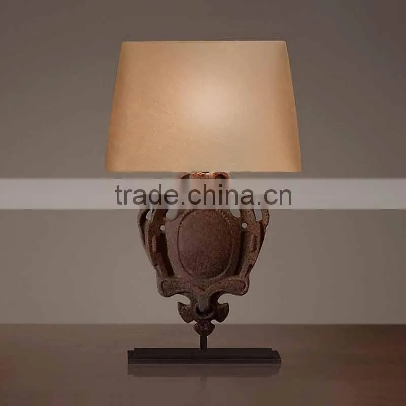 American provincial decorative lighting iron casting table lamp