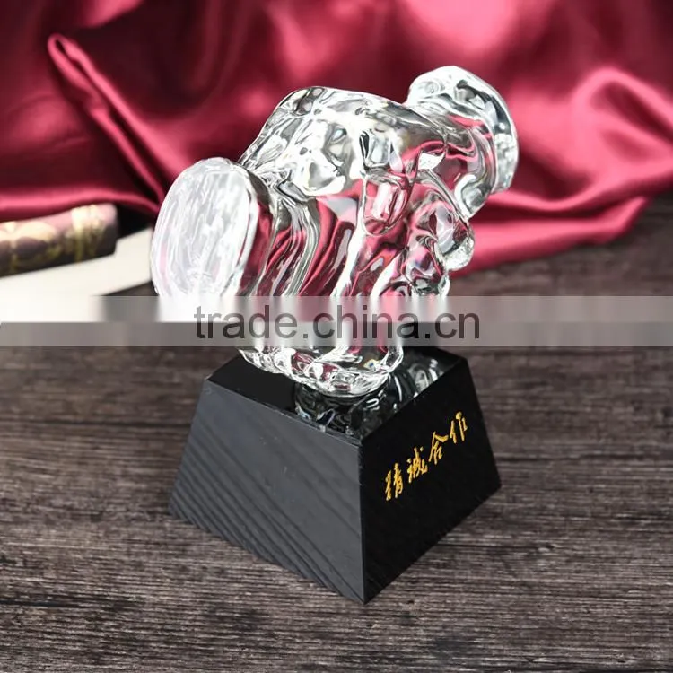 Jingyage top quality k9 crystal handshake trophy company souvenir crystal trophy business award gift crystal