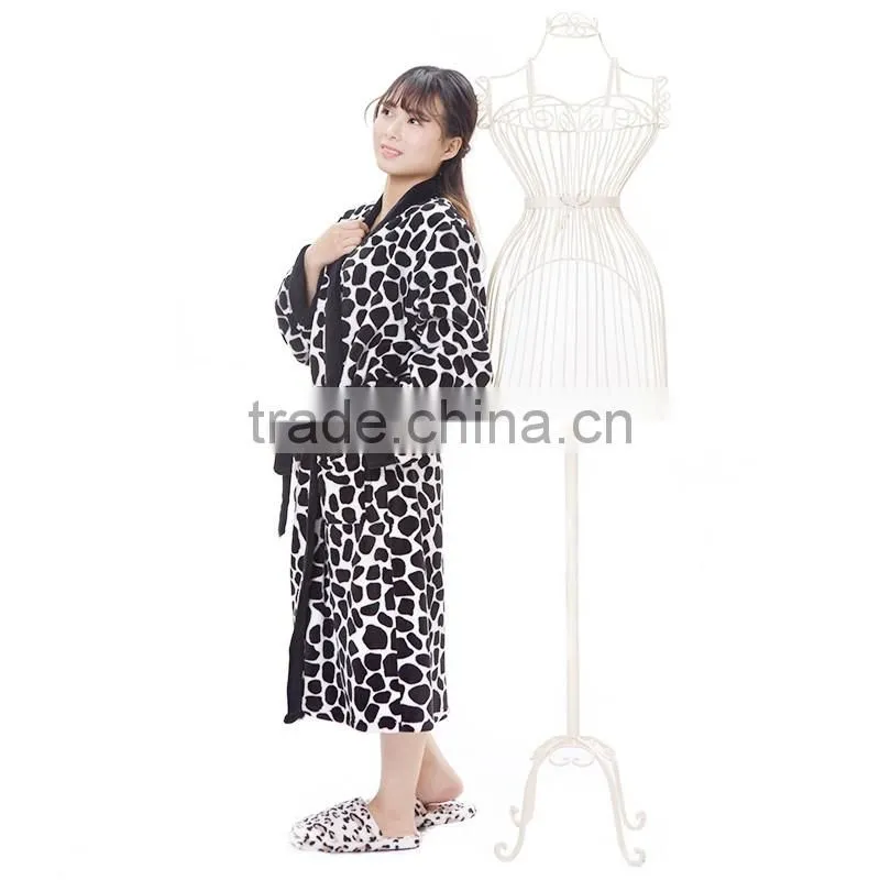 2016 new arrival black and white print kimono night dress