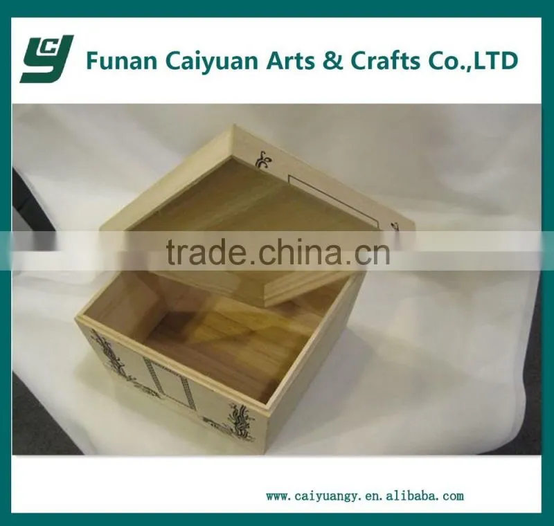 2014 hot sell new design and low price carved wooden handcrafts