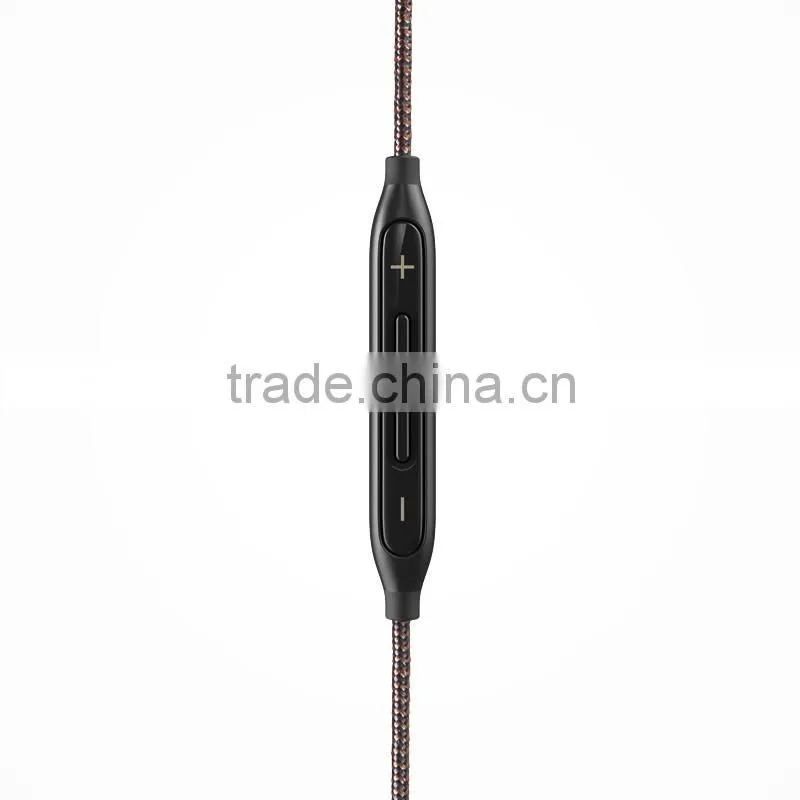 Macaw T800 wireless waterproof bluetooth sport in-ear earphones