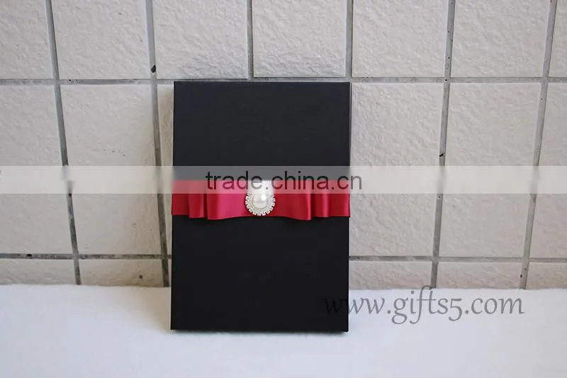 Customized paper wedding invitation box for packing