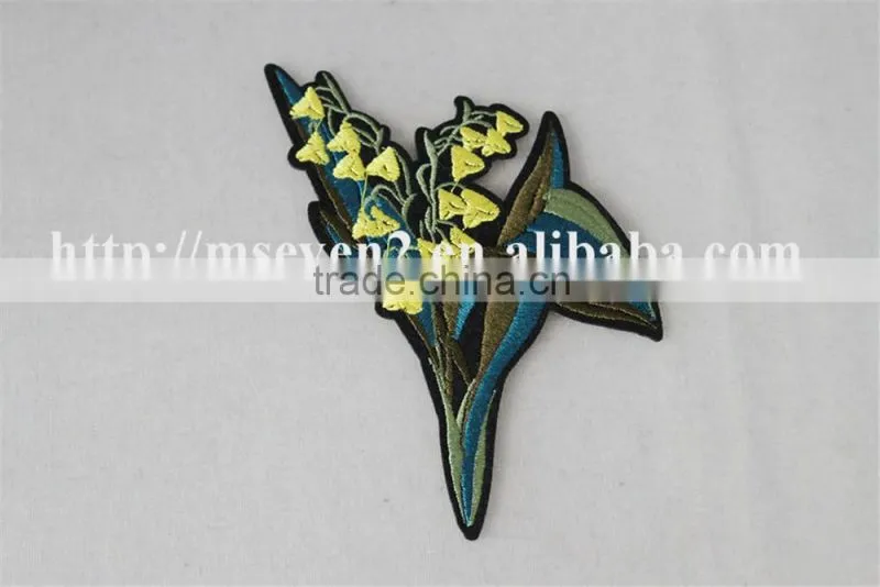 cheap price factory wholesale professional customized applique embroidered patches flower shape for clothing