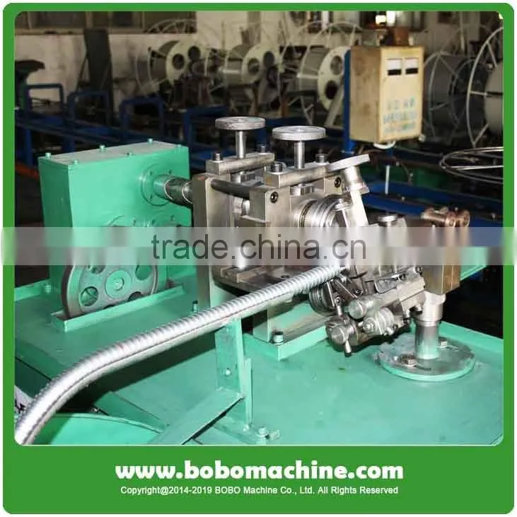 Single lock flexible metal hose machine