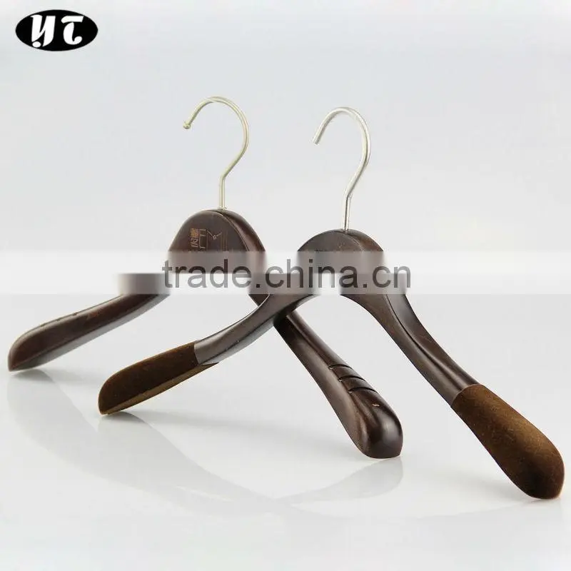 HA359 bamboo clothes hanger with hook on the top