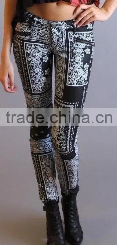 Women Stretch Denim Jeans Bandana Style in Black & White