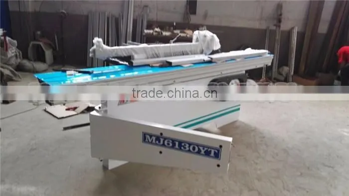 Horizontal 90 degree precision panel saw with a big blade and a small blade