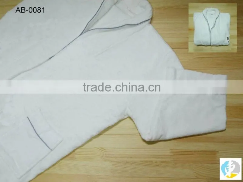 embroiery 100% cotton velour White Bathrobe