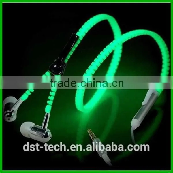 retractable earphones with mic speaker
