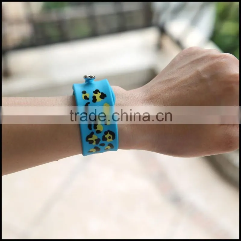 Fashionable retractable stylus pen for touch screen,slap wristband pen
