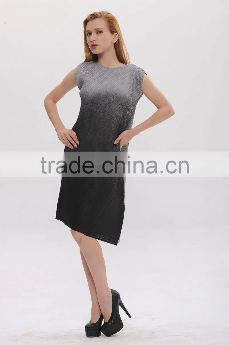 Women wrinkle graduated color irregular hem fashionable dress