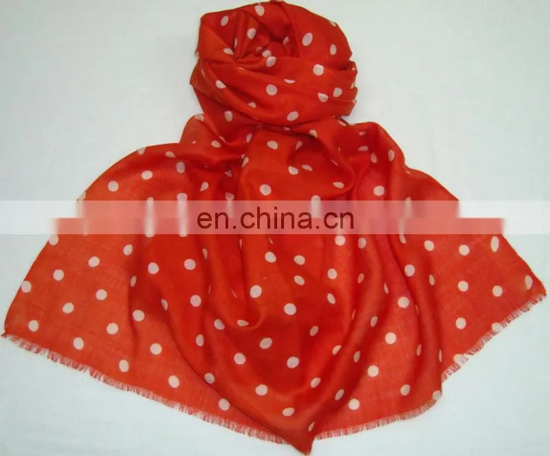 Shawl with dot prints