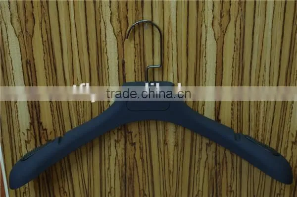 space saving plastic hanger