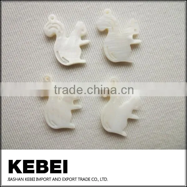 High quality squirrel shape coconut shell handicraft buttons custom button crafts