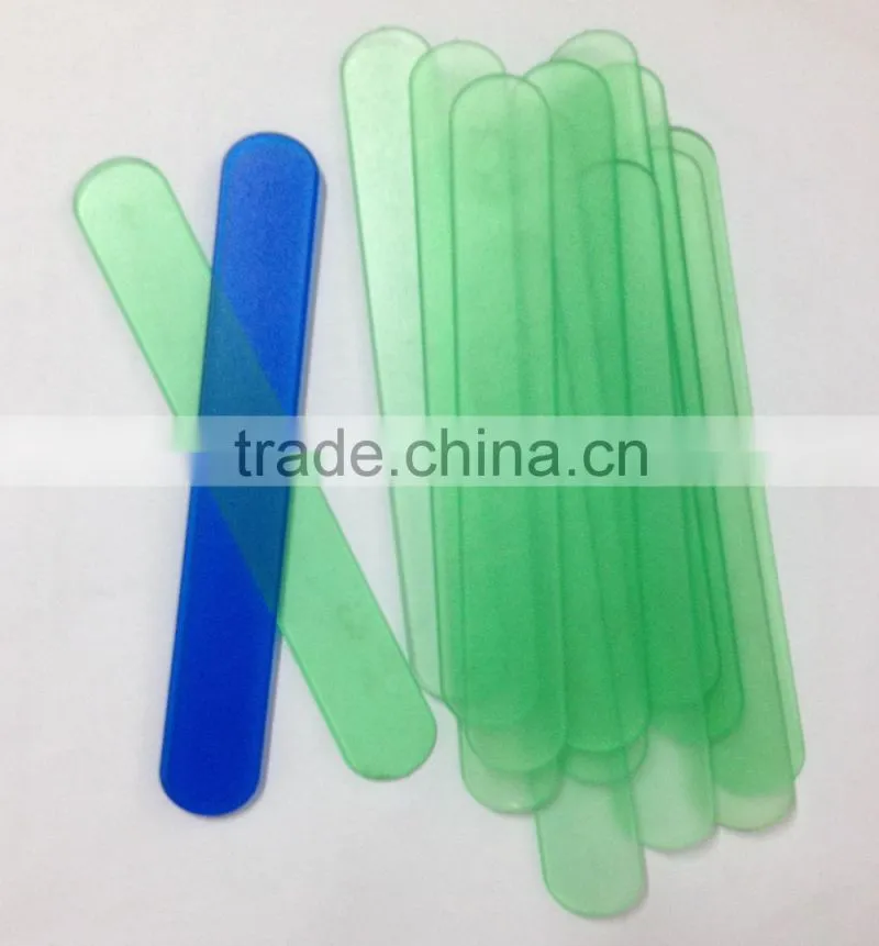 V-GF16-13 The children's size plastic tongue depressor