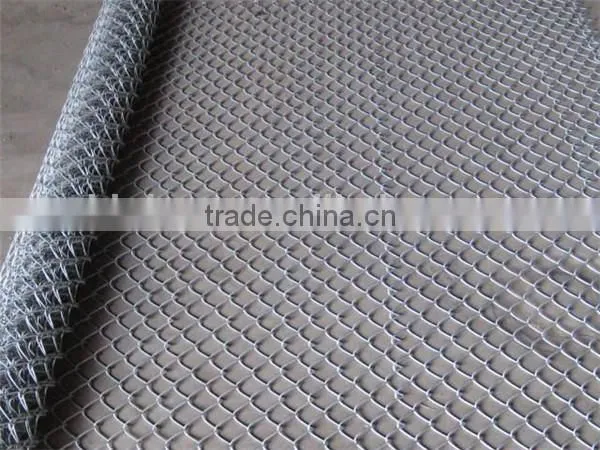 Automated heavy duty chain link fence making machine