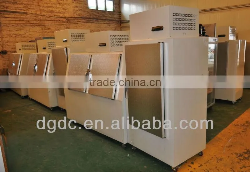 Fan cooling refrigeration ice merchandiser for ice storage