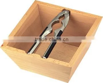 good quality zinc alloy nut cracker manufacture