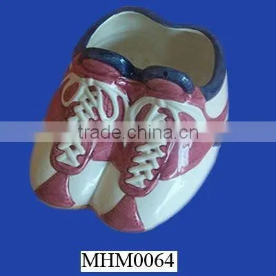 Sneaker-shaped eramic planter