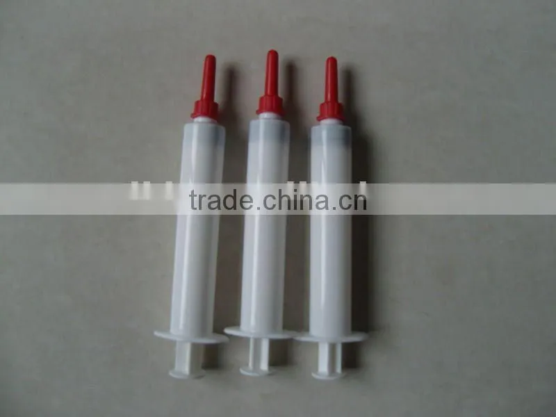 Syringe with catheter tip