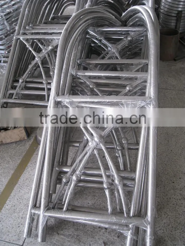 Restaurant mobile cooking trolley with stainless steel platform