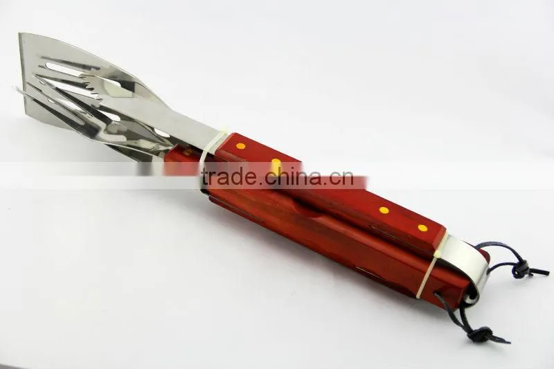 out door cooking ware grilling accessories 13inch long wood handle BBQ tool set in red