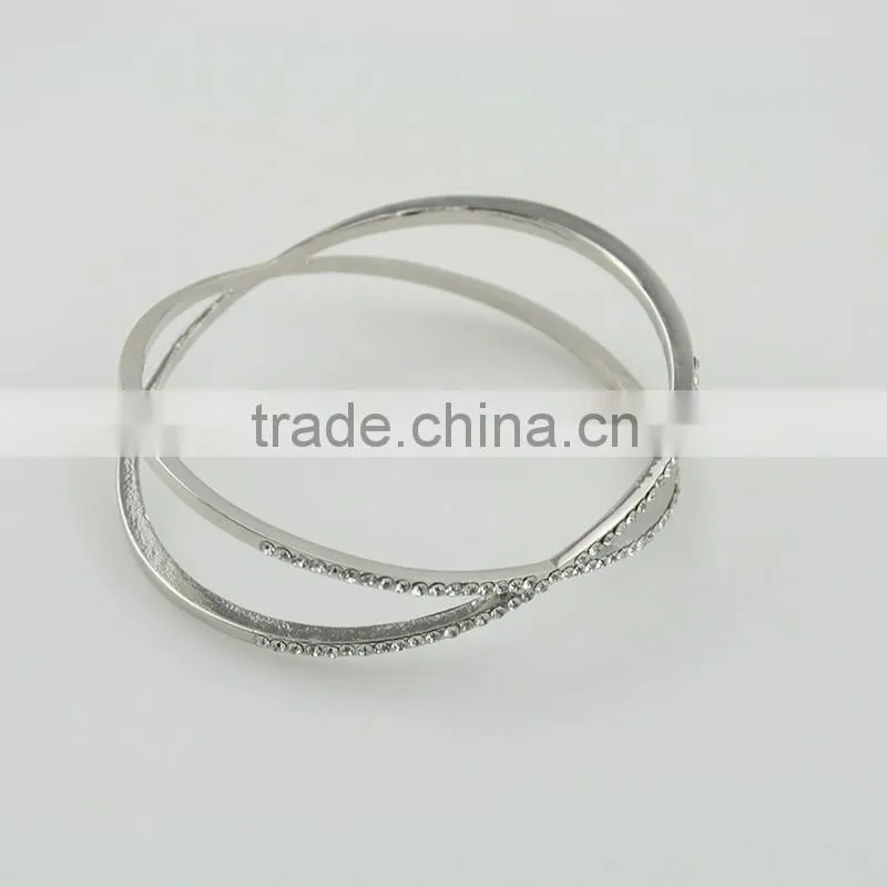 Silver Personalized Women Bracelets With X Shape Crystal Design Bangles