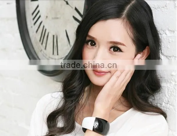 hot vibrate bluetooth braceletfor iphone