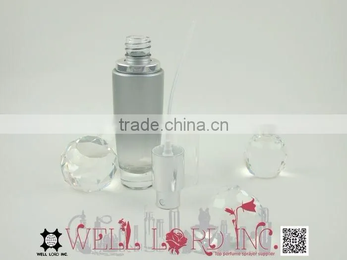 Fashion icon silver spray cosmetic pump sprayer with plastic cap