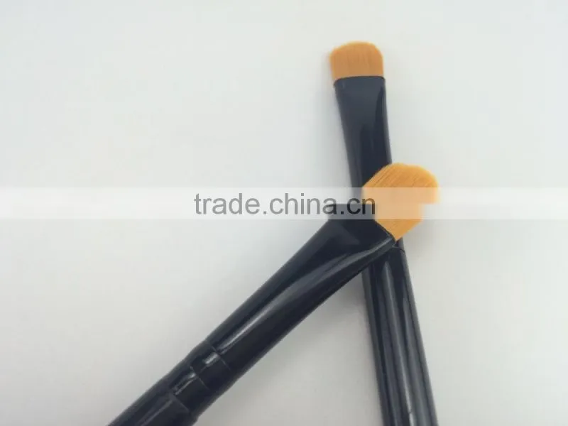 Everybody rushes to buy customize eyeshadow cosmetic brush wth nylon hair&plastic handle