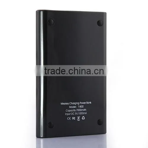 Portable Qi Certificated Wireless Charging Pad With 7000mAh External Battery For Mobilephones Tablets