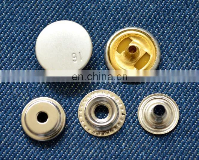 Snap button in brass material