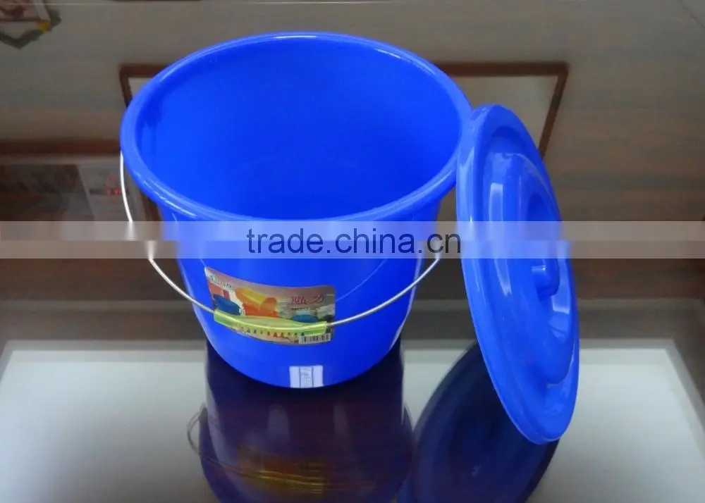 Promotional 5.5L plastic bucket with lid