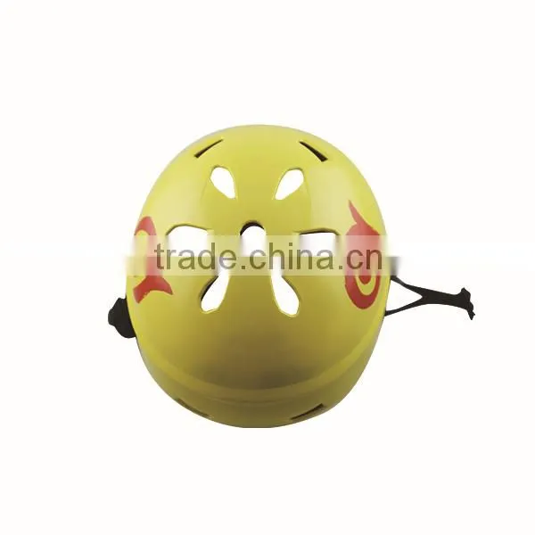 Water helmets in professional kayaking and raft