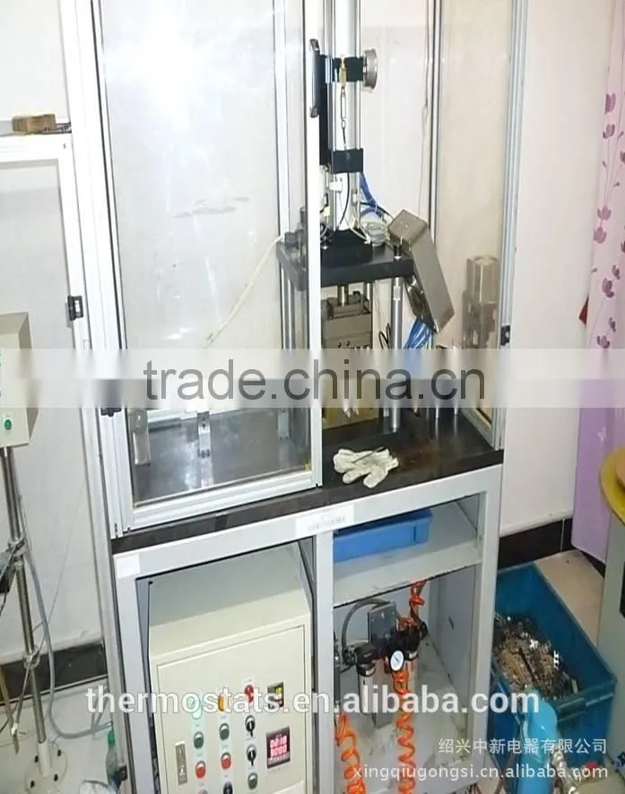 Adjustable bimetallic steam iron Thermostat