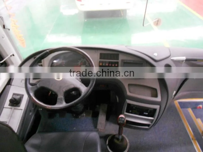 8.1m 24-35 Seats Passenger Bus
