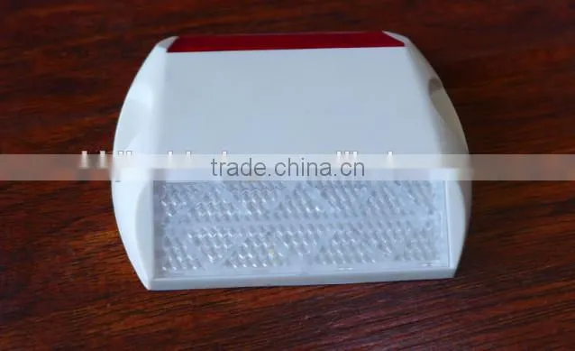 Highway brightness durable plastic road stud ,cheap price plastic road reflector