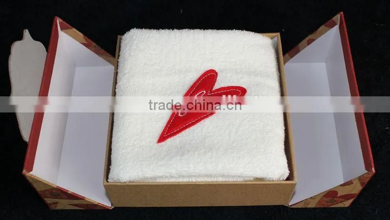 Becautiful creative Embroidery wedding gift towel in heart box
