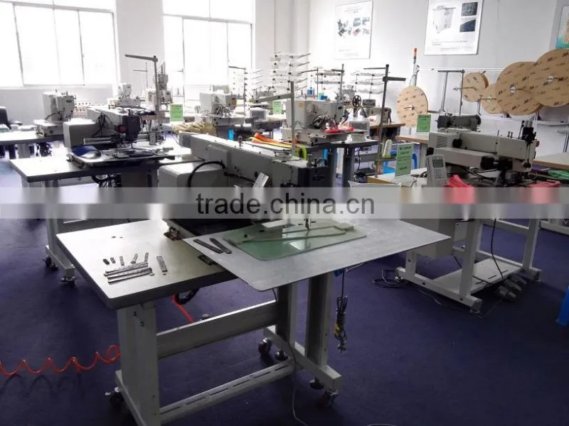 Computer Attaching Logo Sewing Machine with Auto Slide Device