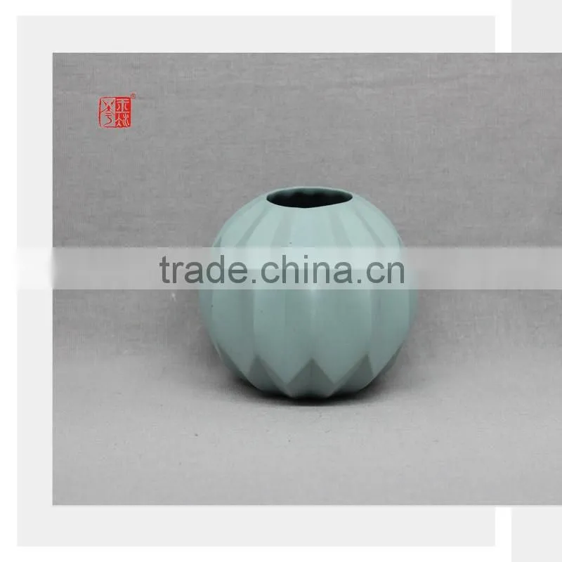 Porcelain Peacock Green Small Round Shape Flower Vase for Home Decor