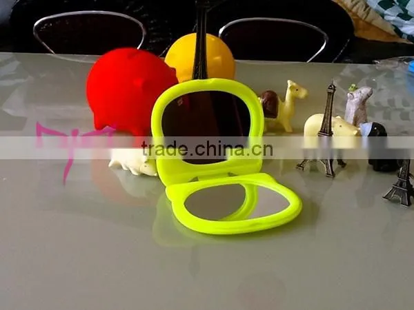 Custom foldable small pocket hand mirror made with silicone