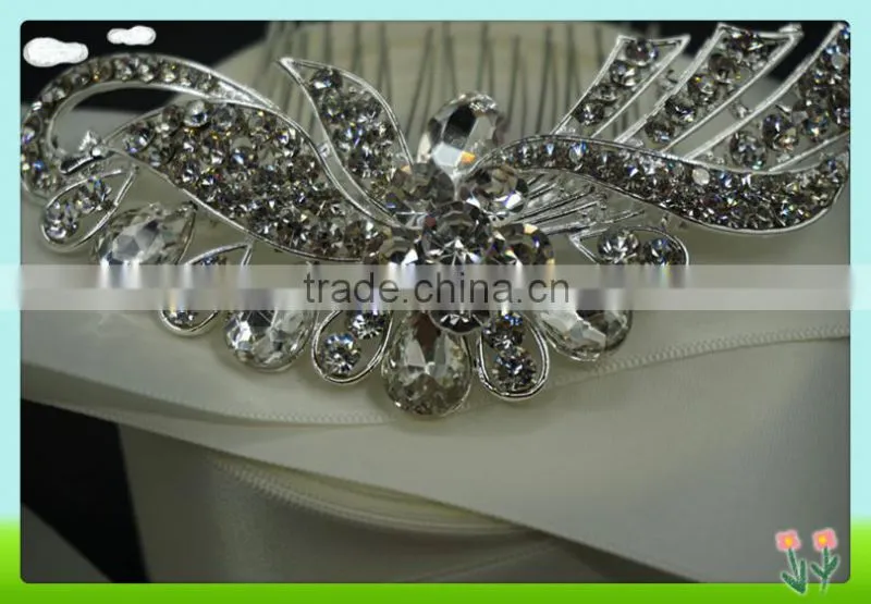 2015 Wholesale and unique crystal bridal haircomb