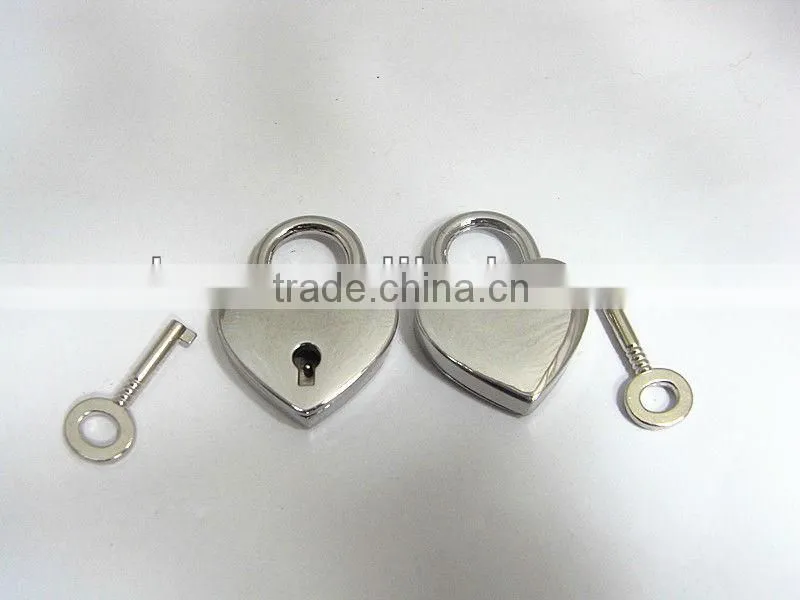 decorative pad lock for leather bags