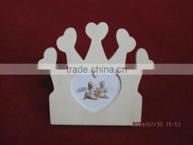 cheap hand shaped wooden photo frame,wooden picture frame