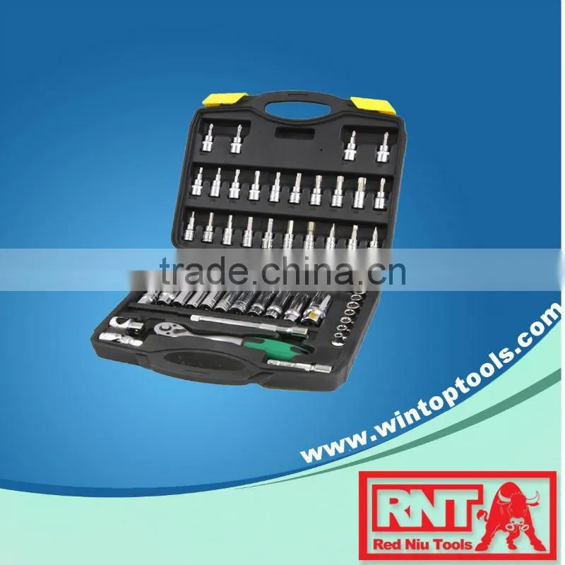 Colorful Combination Spanner