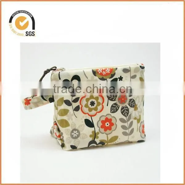 Waxed Canvas Cosmetic/Toiletry Zipper Pouch (Red, White and Blue) By Chiqun Dongguan CQ-H02002