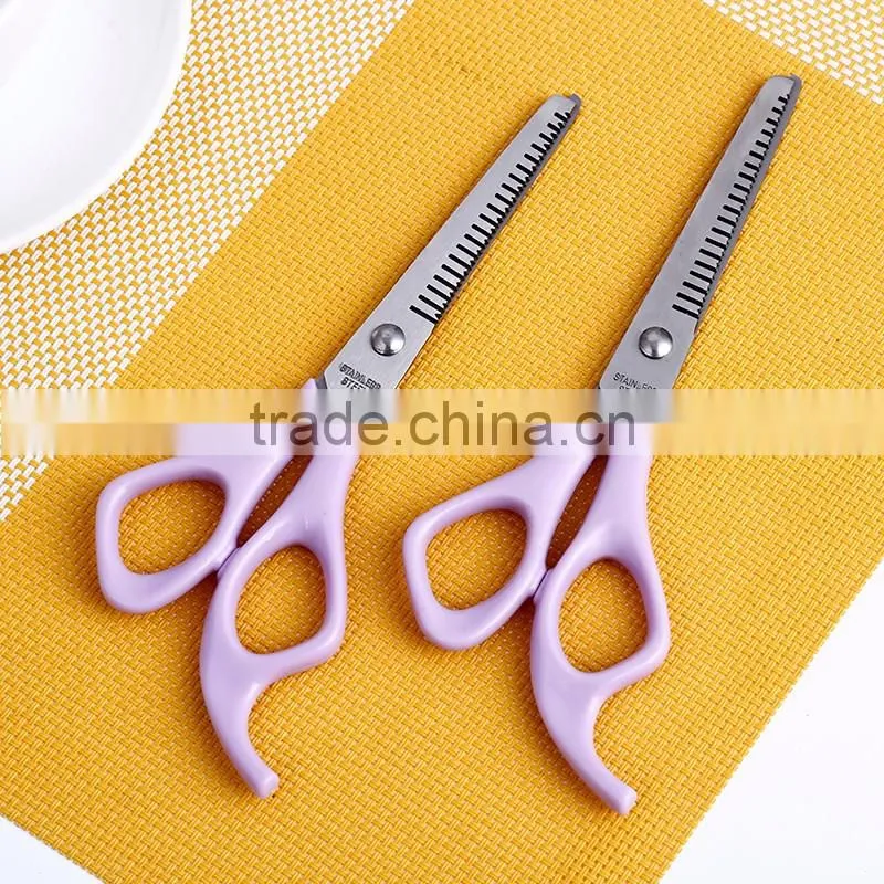 AOY18 Plastic handle hair scissors , easy carry safty hair cutting scissors with tooth