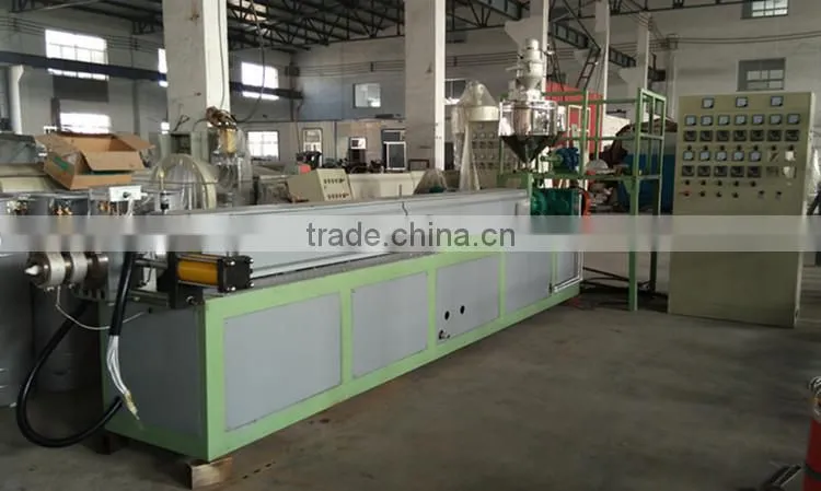 Color foam pipe insulation machine